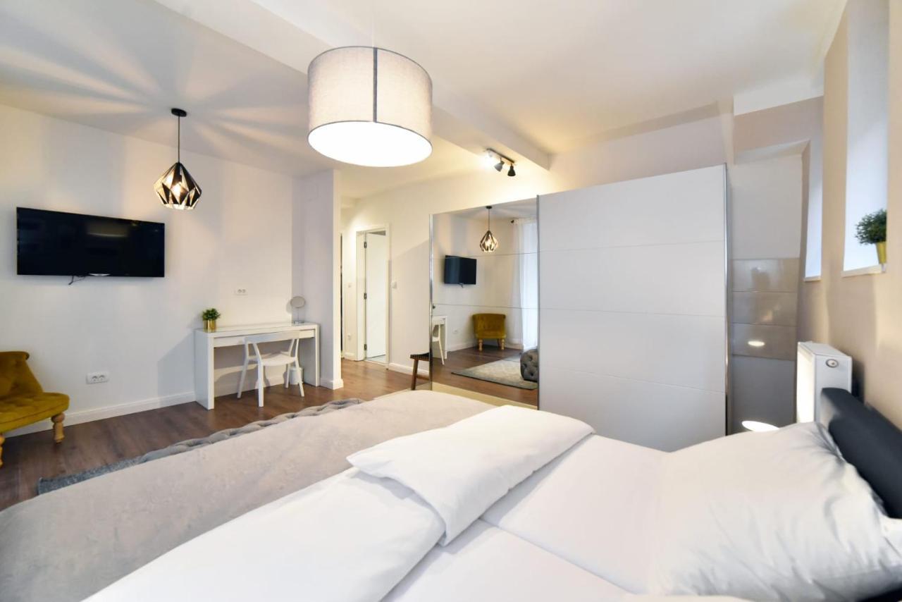 Moin Moin Double Bedroom Suite, Town Centre Загреб Екстериор снимка