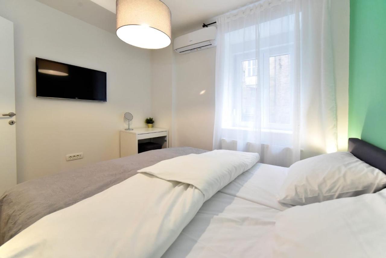 Moin Moin Double Bedroom Suite, Town Centre Загреб Екстериор снимка