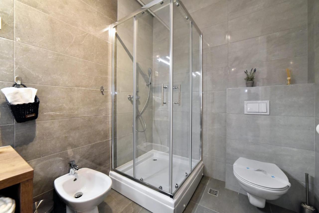 Moin Moin Double Bedroom Suite, Town Centre Загреб Екстериор снимка