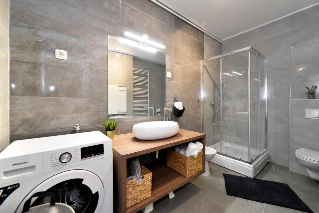 Moin Moin Double Bedroom Suite, Town Centre Загреб Екстериор снимка